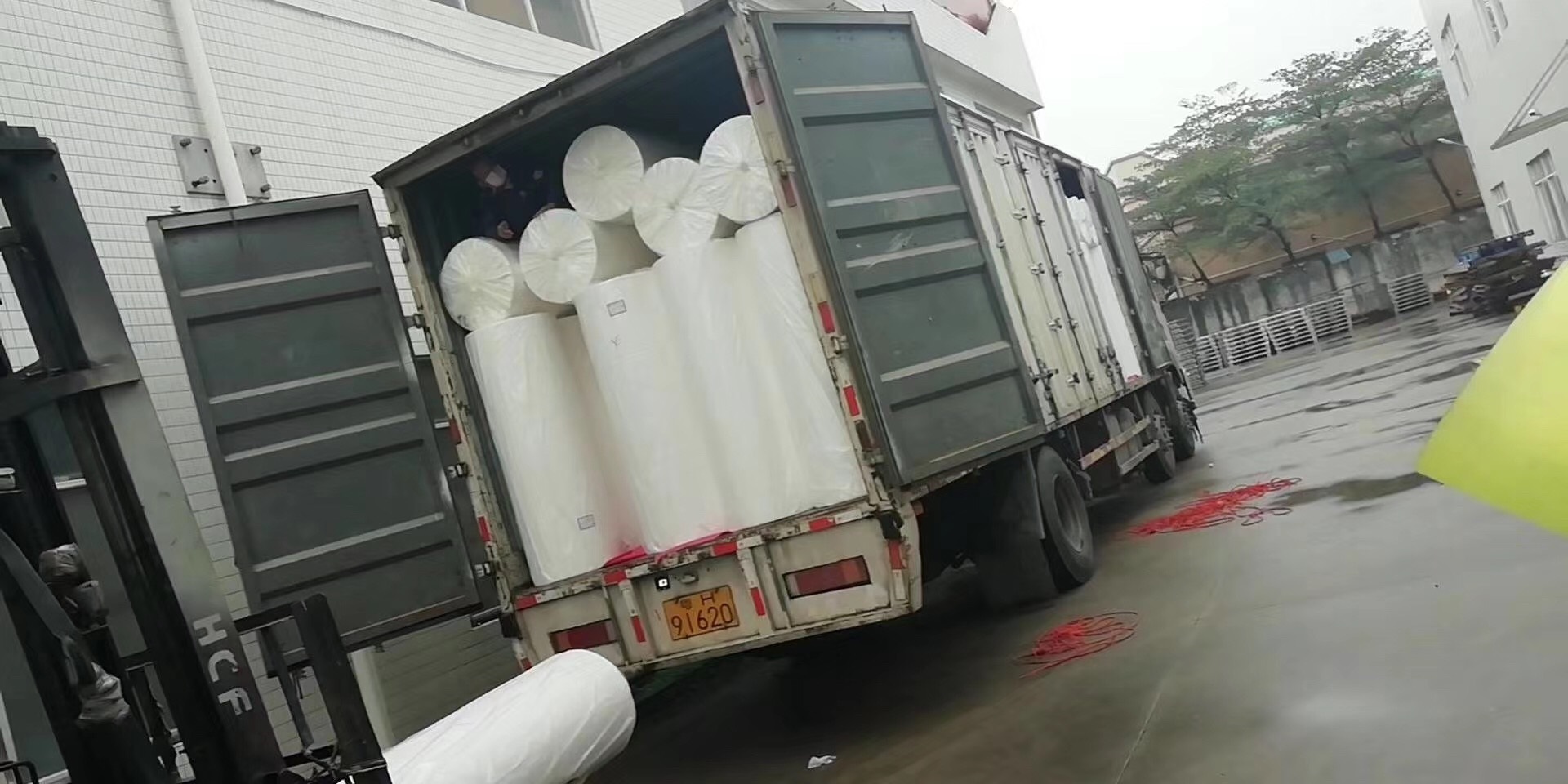亞麻水刺無(wú)紡布廠家 針刺棉OEM 醫(yī)用棉柔巾卷